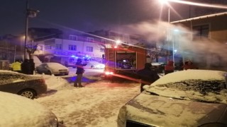 Sultangazide bir anda alev alan otomobil küle döndü