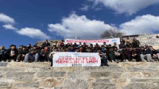 Sultangazili Gençler Aydın-Efeler Kampında doyasıya eğlendi