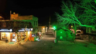 Talasın tarihi sokağı ışıl ışıl