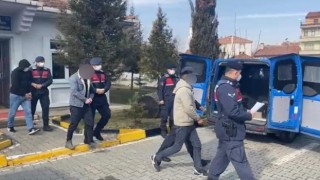 Tarladaki su dinamosunu çalan hırsızlar yakayı ele verdi