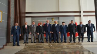 TİHEK Heyeti, Siirt Valisi Hacıbektaşoğlunu ziyaret etti