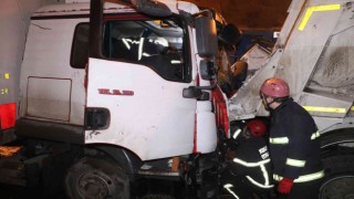 Tünelde feci kaza, 3 kamyon birbirine girdi