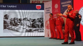 Türk Yıldızları pilotları gençlerle bir araya geldi