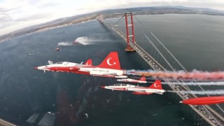 Türk Yıldızlarının 1915 Çanakkale Köprüsünün üzerinde yaptıkları nefes kesen gösterisi kokpit kamerası ile kayda alındı