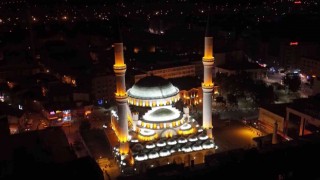 Türkiyenin ilk asansörlü camisi Ramazan ayına hazır