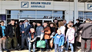 Ukraynada yetimhanelerdeki 159 çocuk Türkiyeye geldi