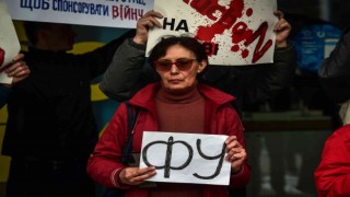 Ukraynalılar Fransız market zincirini protesto etti