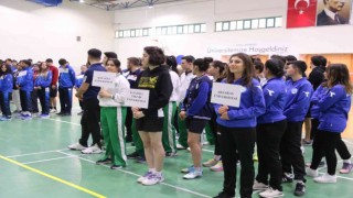 Üniversitelerarası 1.lig Badminton Müsabakaları başladı