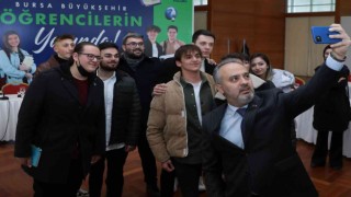 Üniversiteliler burslarına kavuşuyor