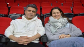 Ünlü oyuncu Melis Birkan ve Caner Cindoruktan kadına şiddete anlamlı tepki