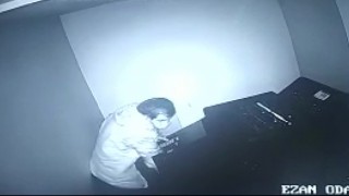Üsküdarda, camiden 100 bin TLlik ses sistemi hırsızlığı kamerada