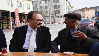 Vali Kızılkayanın halkla samimi sohbeti fotoğraf karelerine yansıdı