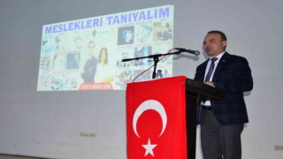 Vali Öner, tecrübelerini öğrencilerle paylaştı