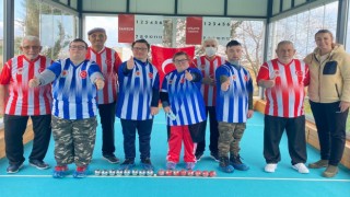 Yaşlılar ve down sendromlu çocukların bocce mücadelesi