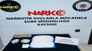 Yolcunun üzerinden 1 kilo uyuşturucu ele geçirildi