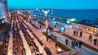1 kilometrelik dev iftar sofrası: Bu sofranın başı var sonu yok