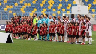 23 Nisan coşkusu Gençlerbirliği tribünlerinde