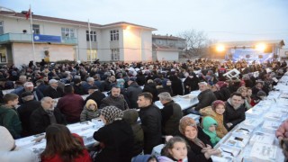 3 bin kişi aynı sofrada iftar açtı