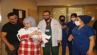 50 bin doğumda bir görülen hastalığı olan 5 aylık bebek, 7 saatlik operasyonla sağlığına kavuştu