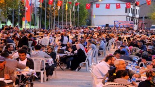 6 bin kişi iftar sofrasında buluştu