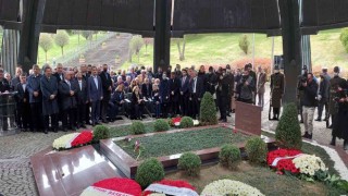 8. Cumhurbaşkanı Turgut Özal vefatının 29. yılında kabri başında anıldı