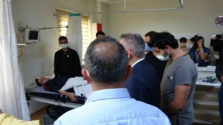 Adana Valisi Elban, kazada yaralanan askerleri ziyaret etti