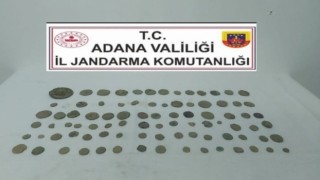 Adanada 86 bronz sikke ele geçirildi