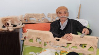 Ağlamaktan gözleri kör oldu, gözleri değil ama elleri görüyor!
