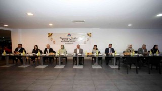 AİÇÜ Rektörü Prof. Dr. Karabulut, öğrencilerle iftarda bir araya geldi