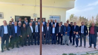AK Parti heyeti, muhtarlarla bir araya geldi