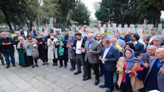 AK Parti İstanbul İl Başkanı Kabaktepe, Edirnekapı Şehitliğini ziyaret etti