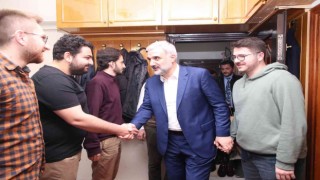 AK Parti İstanbul İl Başkanı Kabaktepe öğrencilerle sahur yaptı