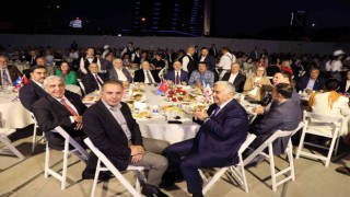 AK Parti İzmirden ‘Dünden Bugüne Yol Arkadaşlarımızla Vefa İftarı programı