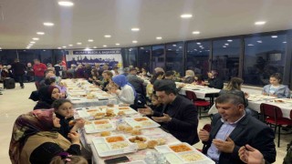 AK Parti teşkilatı iftar programında bir araya geldi
