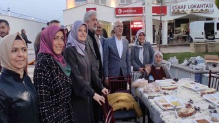 AK Partinin iftarına yoğun katılım