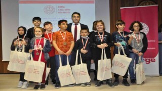 Akıl ve zeka oyunları finalinde dereceye giren öğrenciler ödül aldı