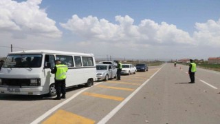 Aksarayda jandarma bayram öncesi trafiği hem havadan hem de karadan denetliyor