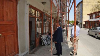 Akşehir İmaret Sokaktaki sokak sağlıklaştırma çalışmaları sürüyor