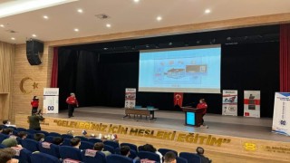 AKUT Eskişehir ekibinden öğrenciler için deprem semineri