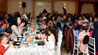 Altınova Belediyesi iftarda buluştu