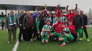 Altıntaş Belediye Gençlikspor şampiyonluk kupasını aldı