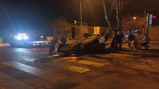 Ankarada iki otomobil çarpıştı: 3 yaralı