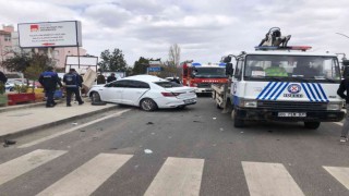 Ankarada tır ile otomobil çarpıştı: 4 yaralı