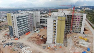 Antalya Şehir Hastanesi, mevcut kamu hastanelerinin yatak kapasitesini tek başına karşılayacak