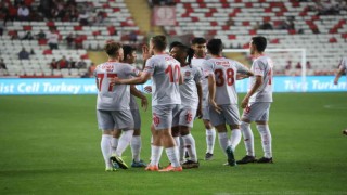 Antalyaspor, Shakhtar Donetske 2-1 mağlup oldu