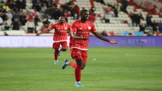 Antalyasporda Haji Wrightın performansı sevindiriyor