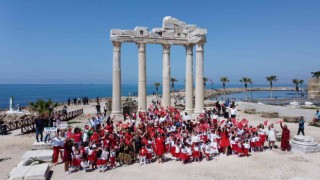 Antik Side çocuklarla renklendi