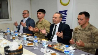 Ardahan protokolü, jandarma ve korucularla ile iftarda buluştu