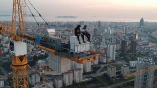 Ataşehirde 200 metre yüksekte vinç üzerinde iftar