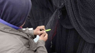 Av yasağı gelmeden balıkçılar ağları bakıma aldı